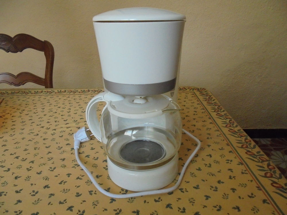 Cafeti�re �lectrique
15 Malauc�ne (84)