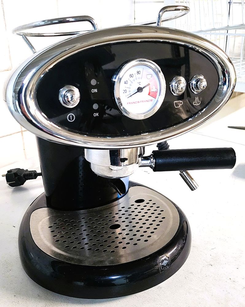 Cafeti�re expresso Illy X6 Trio 200 Versailles (78)