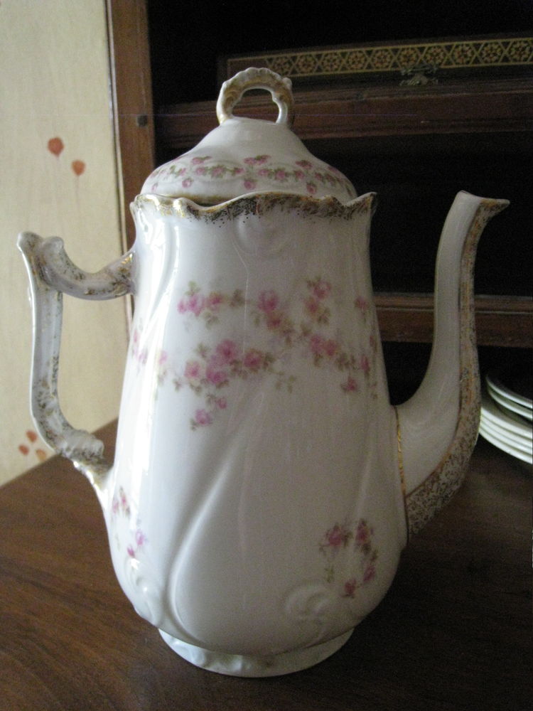 Cafeti�re A.Gauthier porcelaine fleurs 28 Vinay (38)