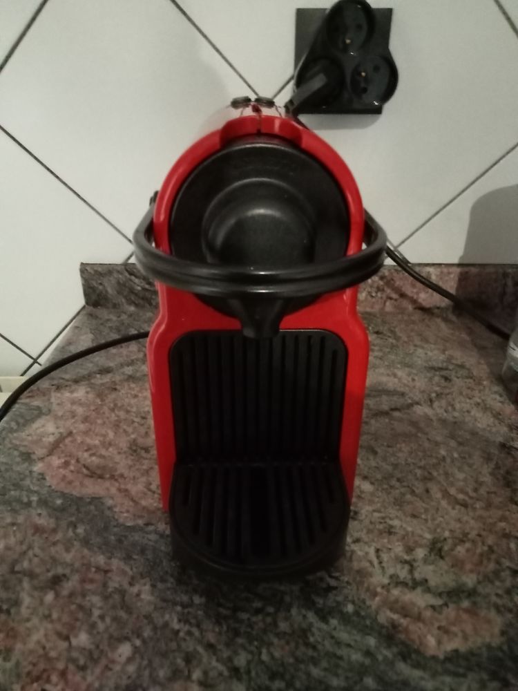 Cafeti�re NESPRESSO KRUPS Inissia �tat neuf 60 Perpignan (66)