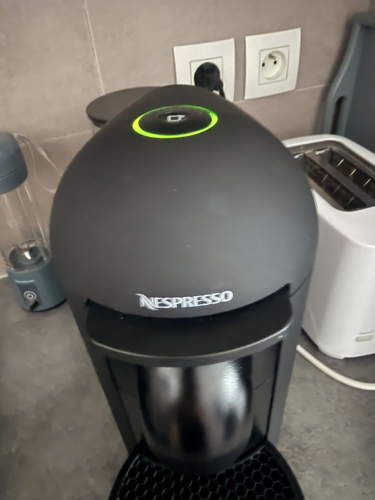 Cafeti�re nespresso krups parfait �tat cause d�m�nagement 80 Grenoble (38)