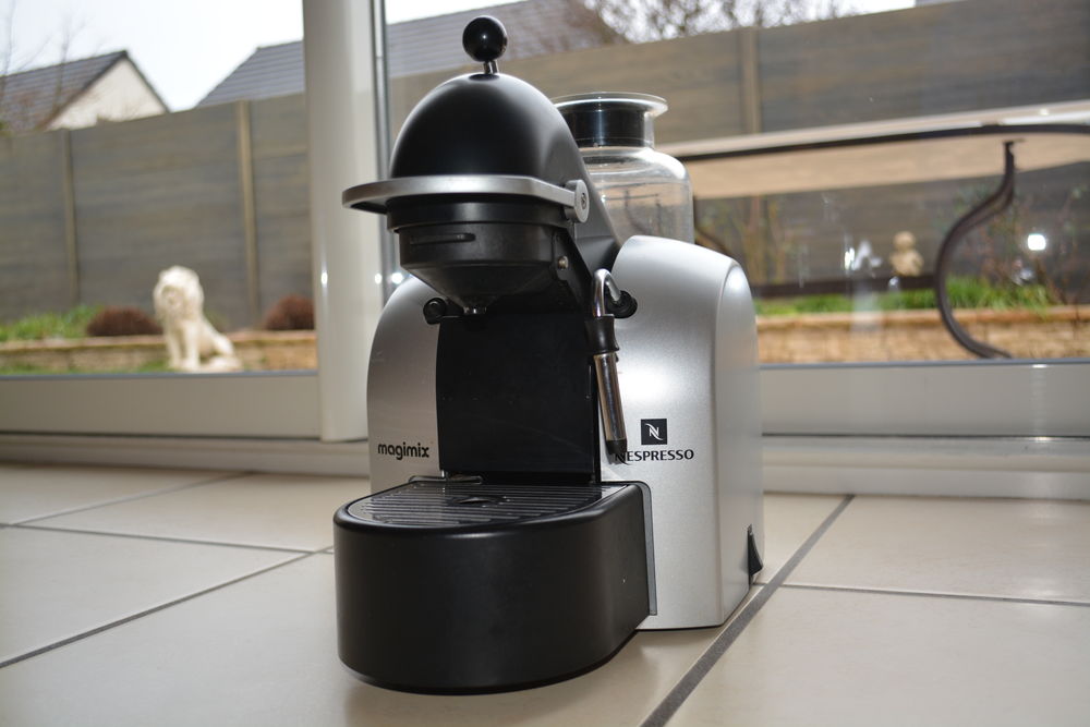 Cafeti�re Nespresso MAGIMIX 50 Le Creusot (71)