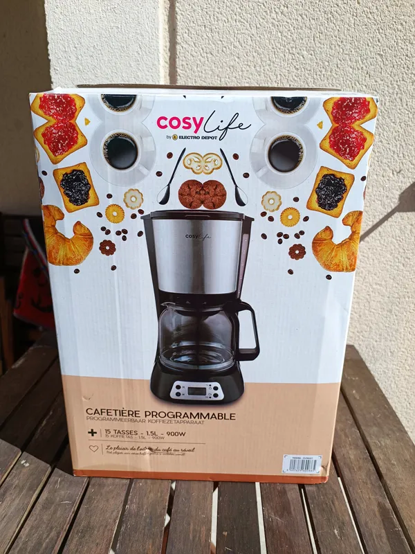 Cafeti�re neuve, non d�ball�e - AFFAIRE - 25 Marly-le-Roi (78)