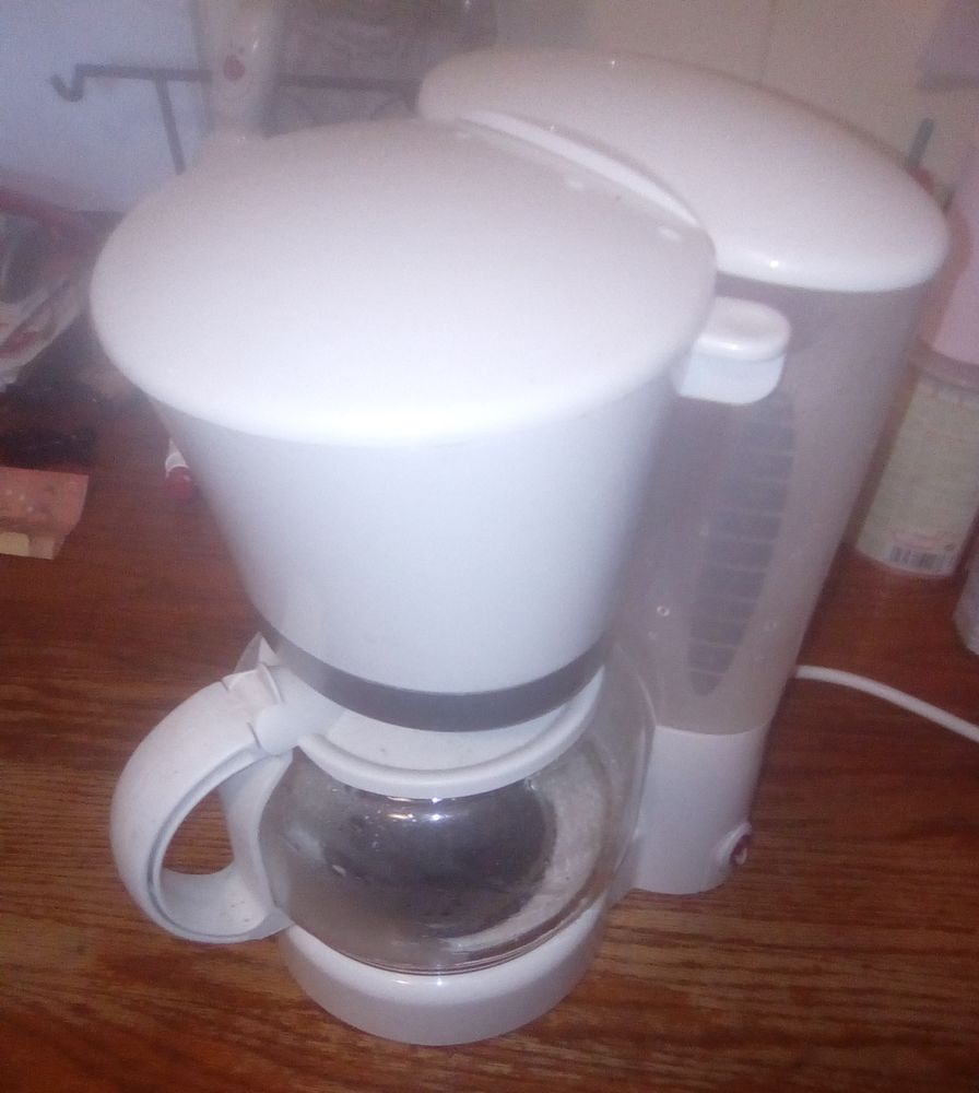 cafeti�re 12 tasses avec filtre 4 Beauchamp (95)