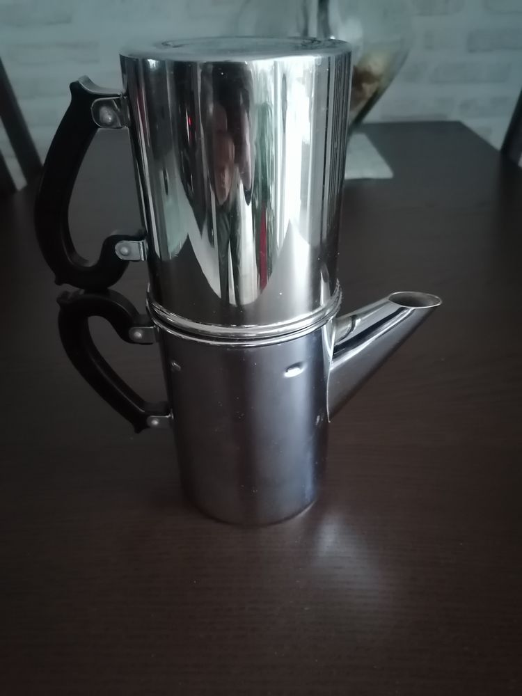 CAFETIERE 10 Saint-Martin-d'H�res (38)