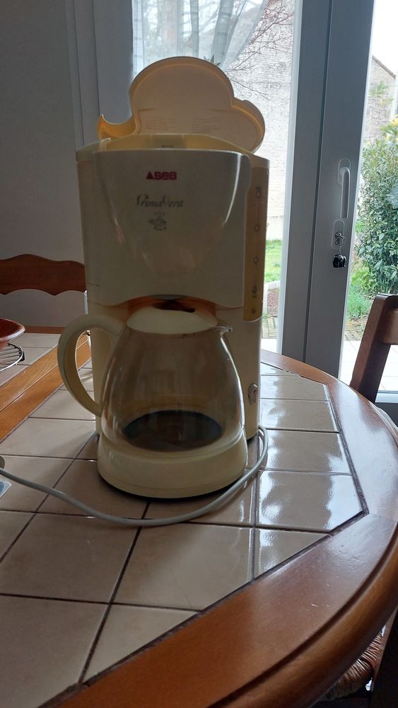 Cafeti�re 6 Coulon (79)