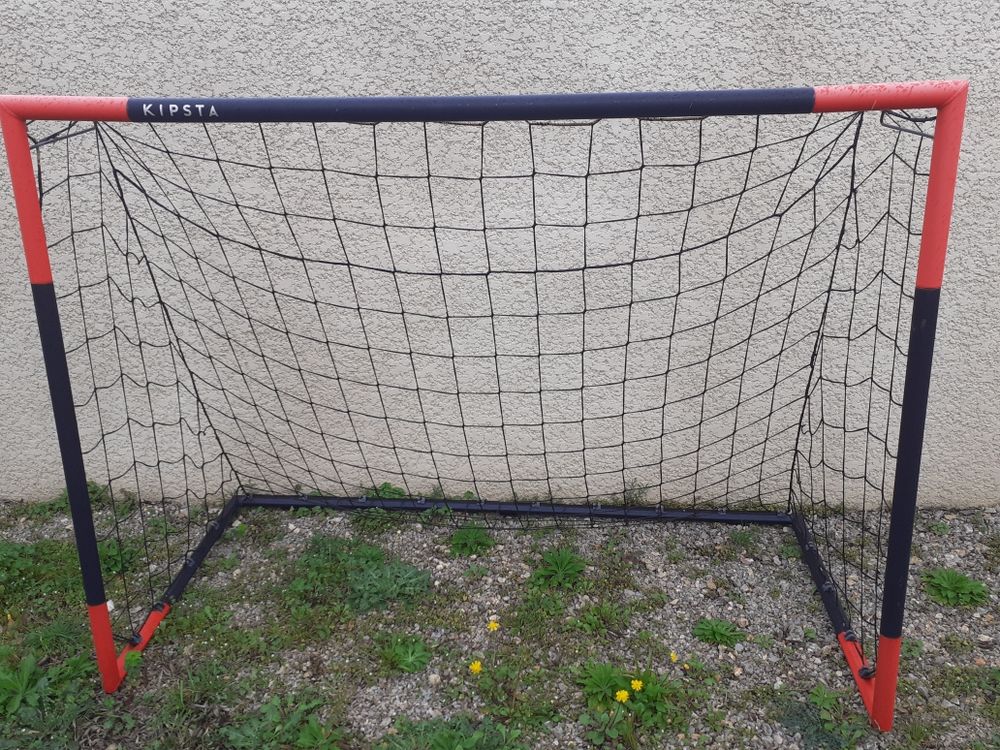 CAGE  de  FOOT     DECATHLON     
50 L�zignan-Corbi�res (11)
