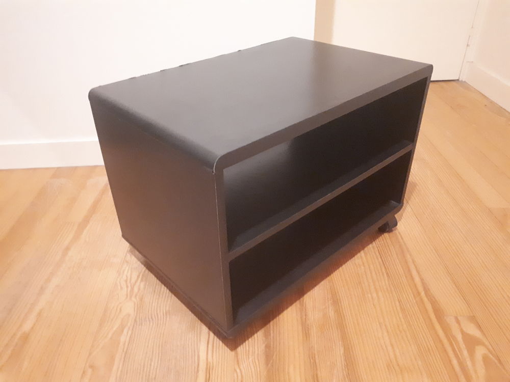 Caisson noir en bois sur roulettes, 20 euros 20 Saint-Just (35)