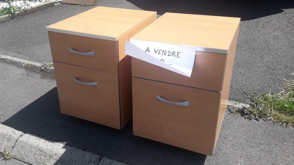 Lot de 2 caissons de bureau � roulettes 30 Arras (62)