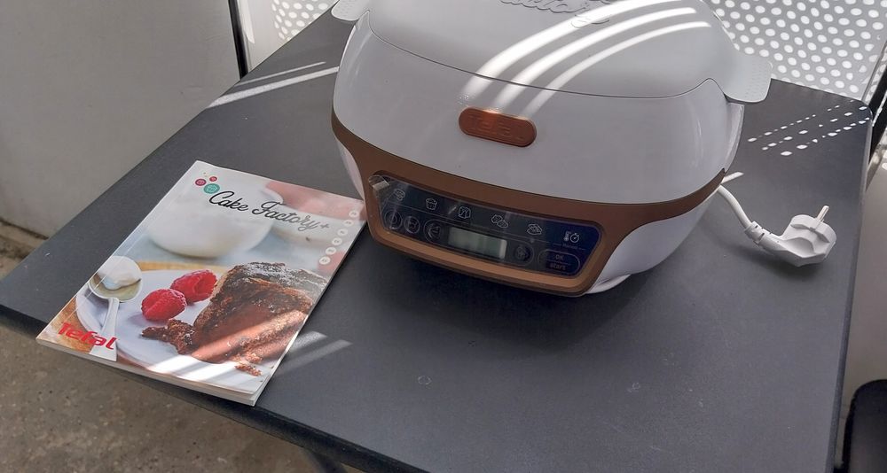 Cake Factory Tefal , lots de plats , petit livre de cuisine 100 Villenave-d'Ornon (33)