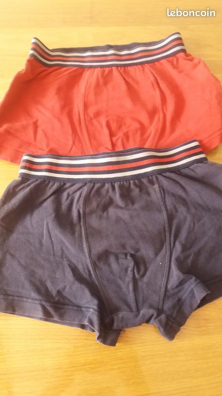 2 cale�ons 10/12ans
tbe  5 Bezons (95)