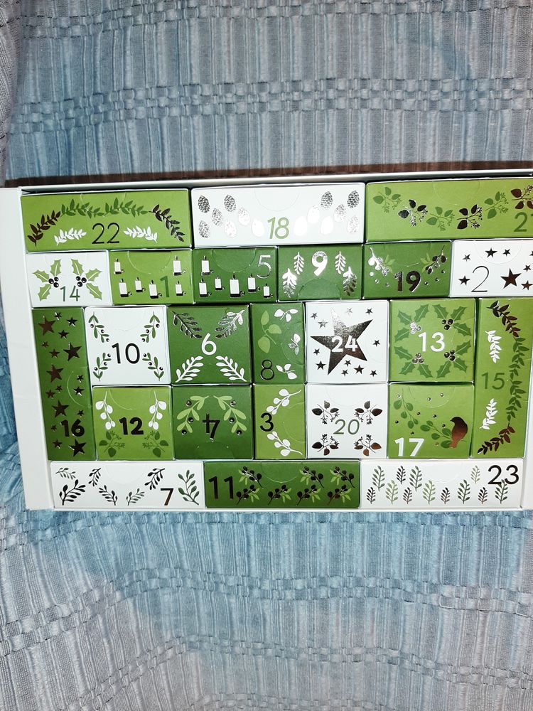 Calendrier de l'avent vide Yves Rocher 12 Jonqui�res (60)