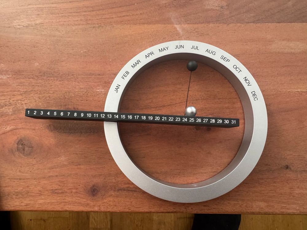 Calendrier perp�tuel MoMa Arteum Noir et Argent 25 Lyon 1 (69)