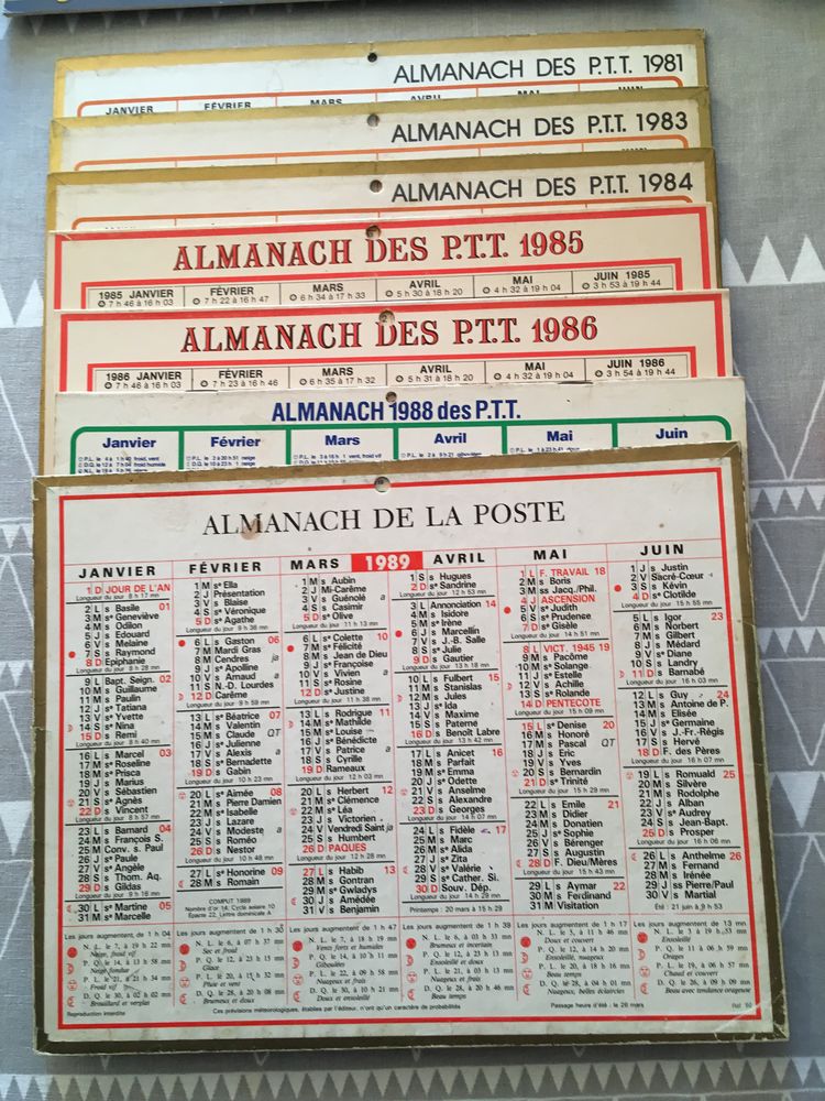 LOT DE CALENDRIERS 
25 Vaucresson (92)