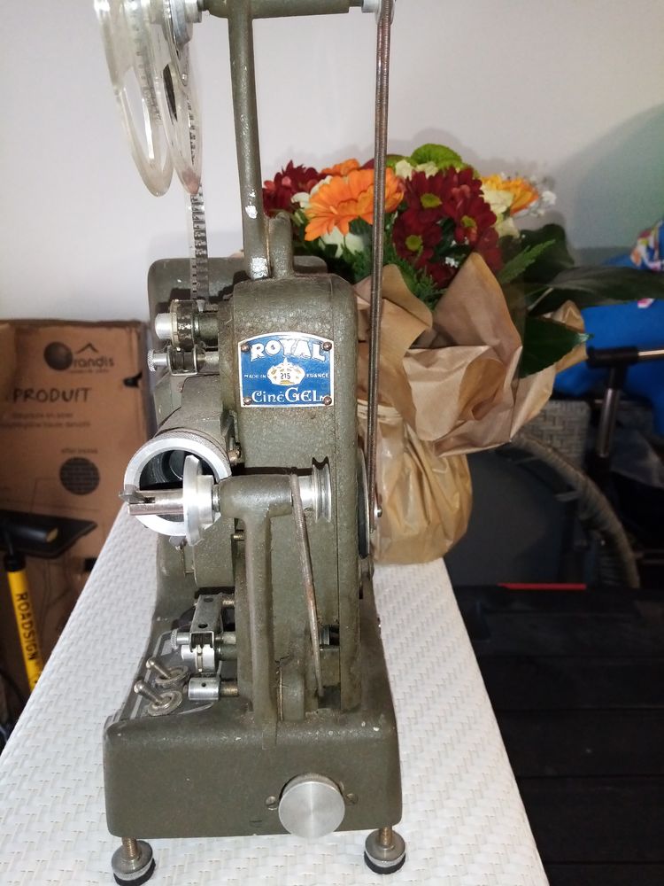 CAMERA CINE GEL ROYAL 215 (Ann�e 1950) 95 Chaumont (89)