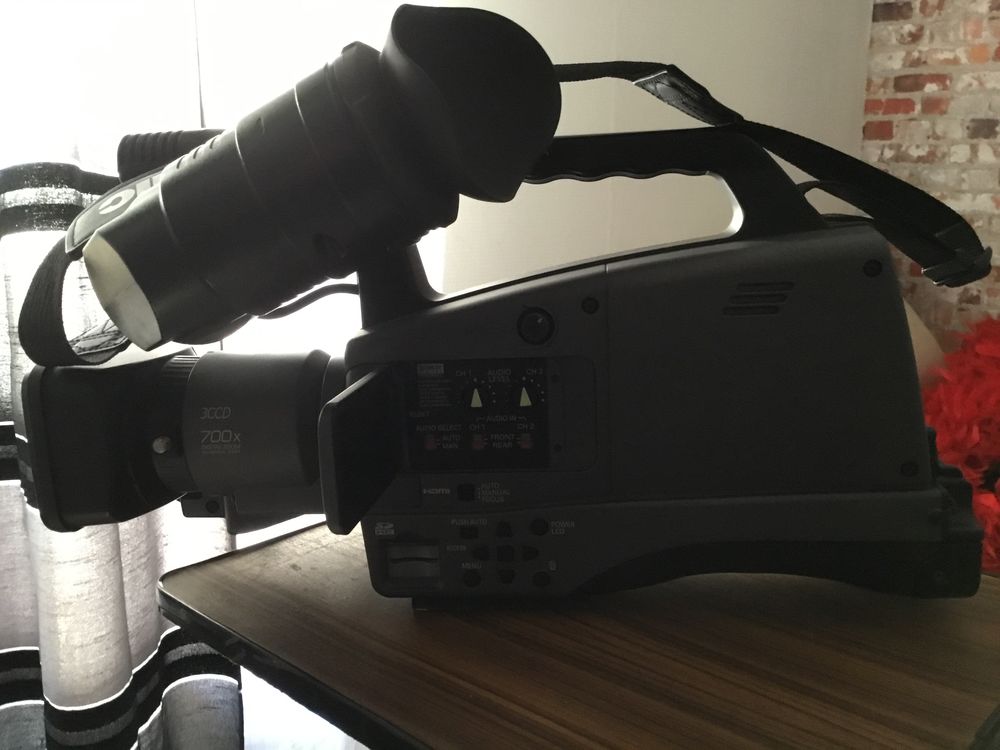 Camera Panasonic professionnelle 2200 B�ziers (34)