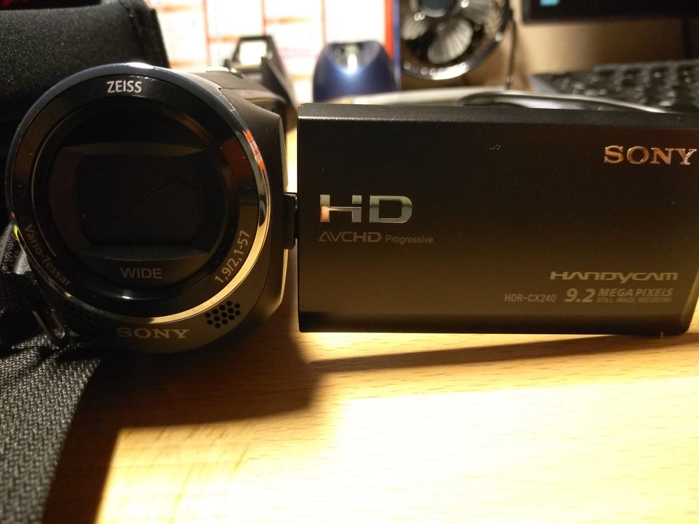 Cam�ra Sony  HDR CX 240E 35 Saint-Paul-Trois-Ch�teaux (26)