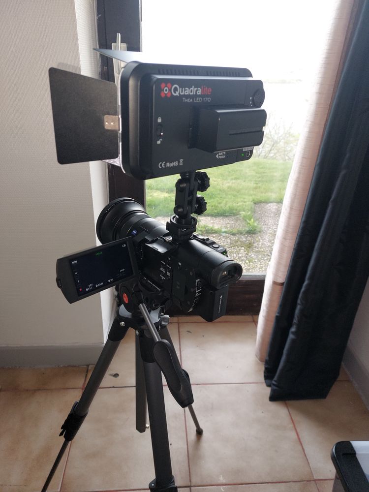 cam�ra Sony + accessoires 515 Annecy (74)