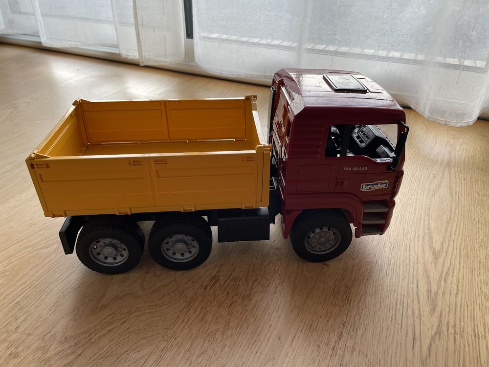 Camion benne sur porteur MAN (jouet Bruder made in Germany) 18 Lillebonne (76)