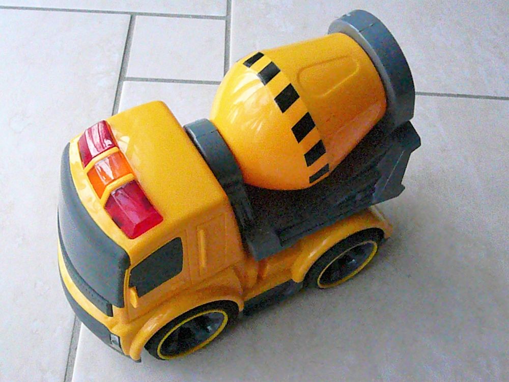 Camion b�ton 12 Franqueville-Saint-Pierre (76)