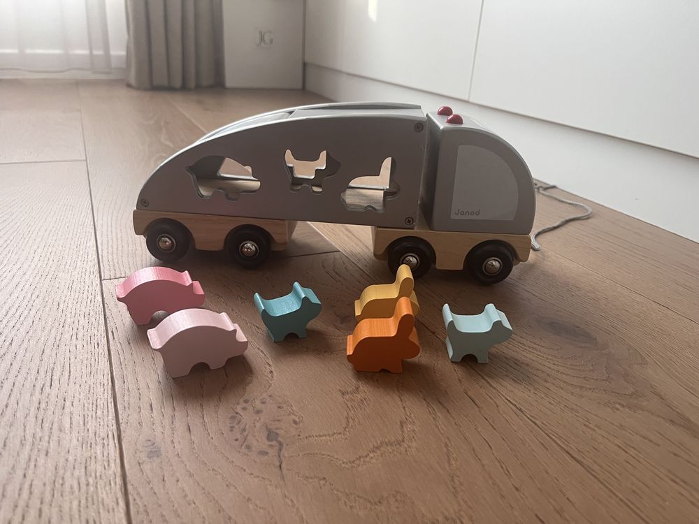 Camion en bois Janod 8 Issy-les-Moulineaux (92)