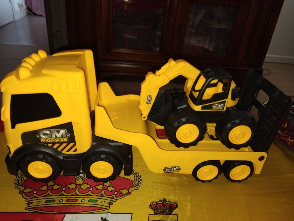 Camion enfant neuf jamais servi 7 M�con (71)