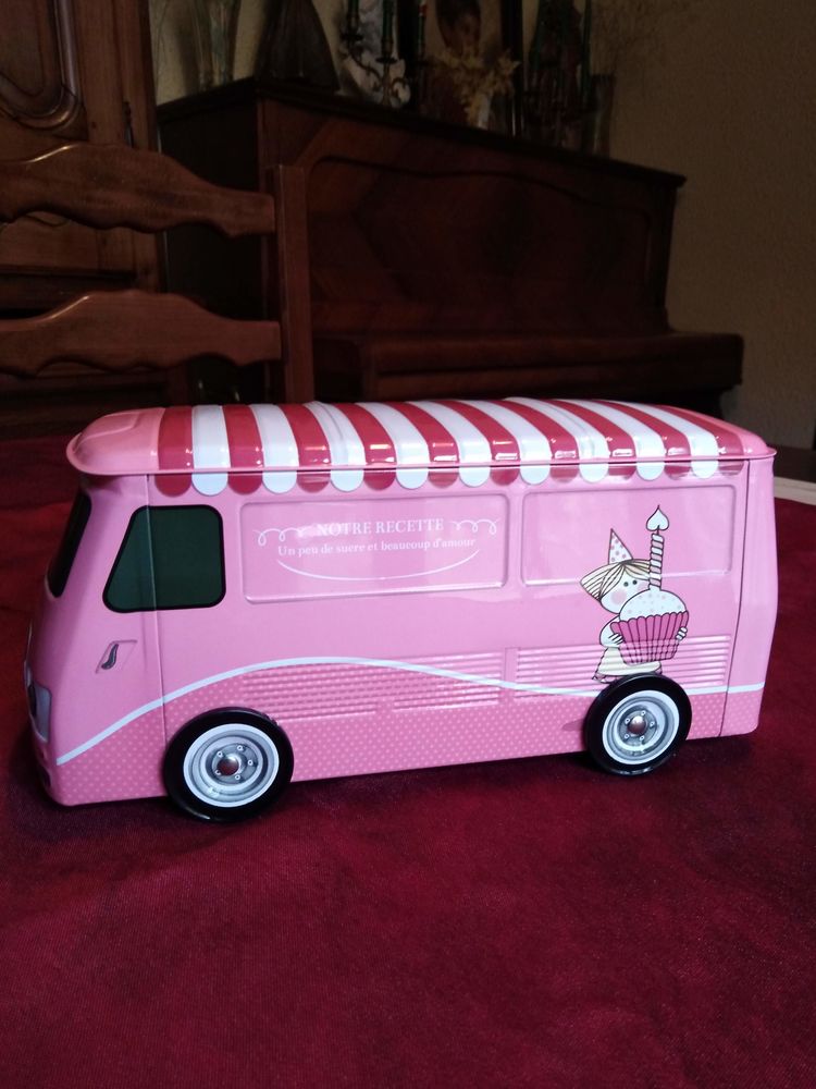 ELIGOR 100994 Scale 1/43 | PEUGEOT J7 MINIBUS - AEROPORT DU BOURGET WHITE