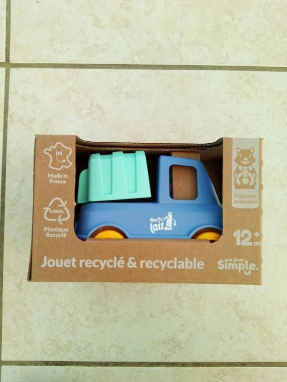 Camion en plastique recycl� (Neuf) 10 Ardoix (07)
