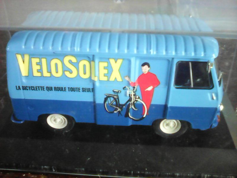 Camionette J7 Peugeot Velosolex Mod�le r�duit 28 Marmande (47)
