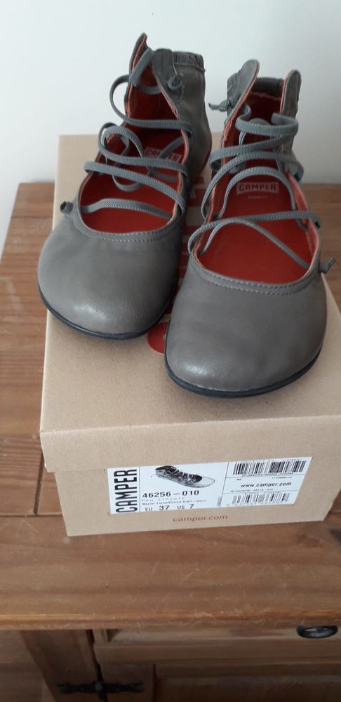 CAMPER TAILLE 37 NEUVES
70 Brest (29)