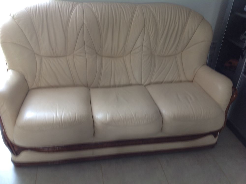 canape 3places plus 2fauteils 800 Pompignan (82)