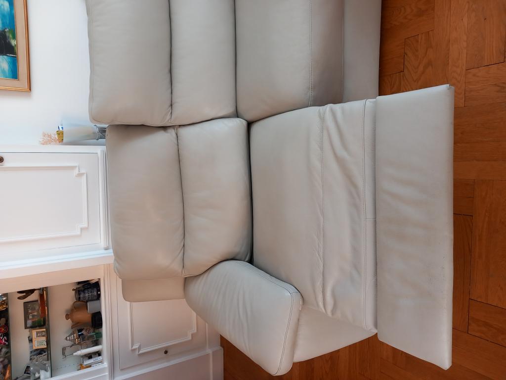 Canap� d'angle avec relaxe �lectrique Poltronesof� 1000 Lyon 3 (69)