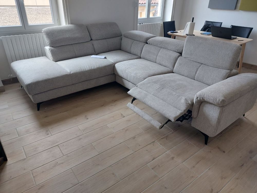 Canap� d'angle CONFORAMA couleur sable 4 places. 1500 L'Isle-d'Abeau (38)