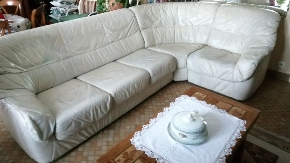 canap� d'angle convertible 5 places avec pouf assorti. 350 Clermont-Ferrand (63)