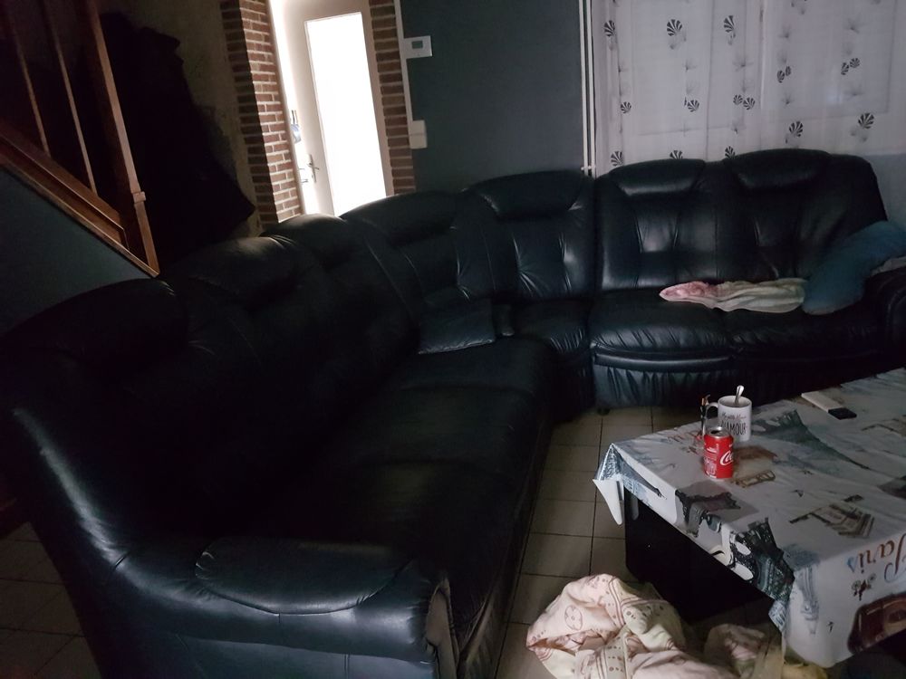 Canap� d angle couleur bleue fonc� avec 2 coussins assortis 0 Rouvroy (62)