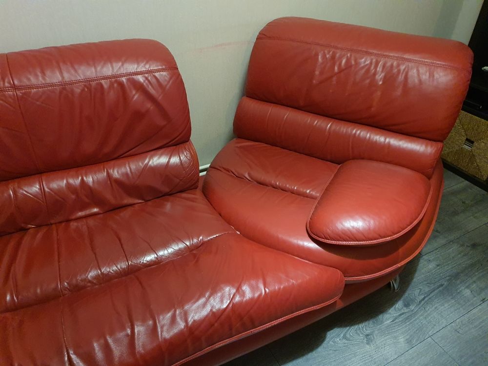 Canap� d angle cuir rouge 200 Reims (51)