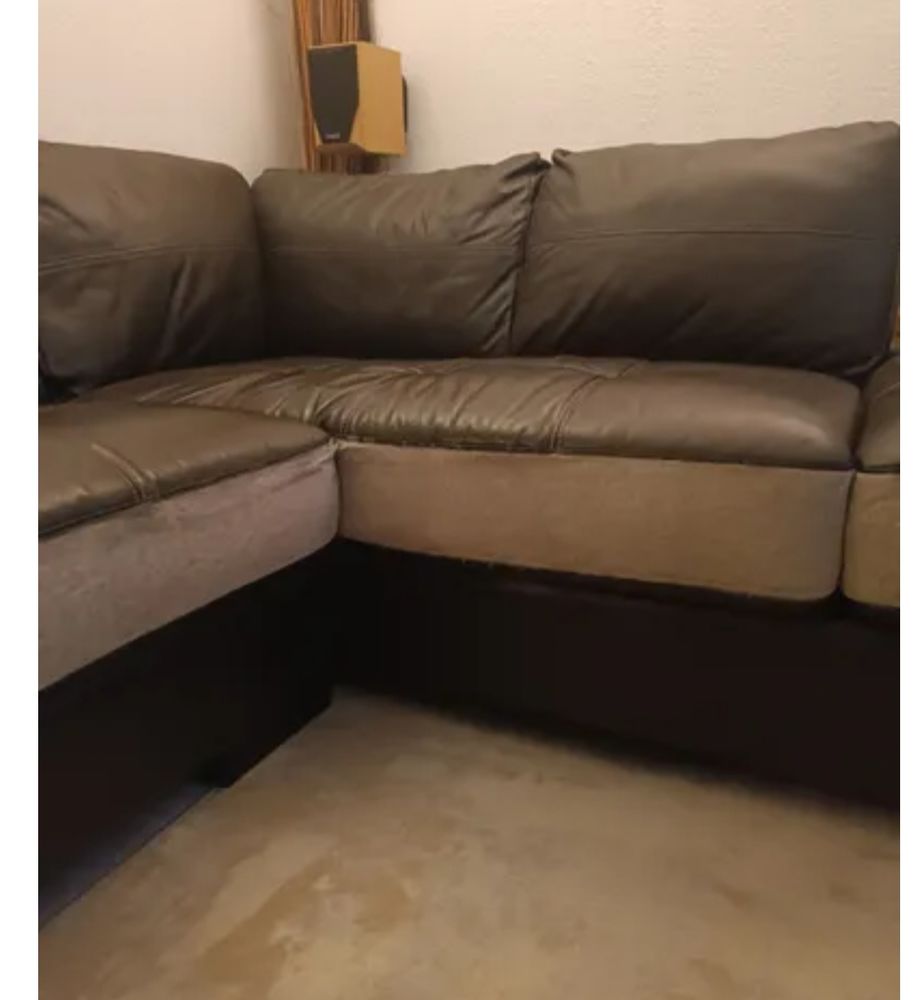 Canap� d'angle en cuir marron 4 places avec coffre 170 Perpignan (66)