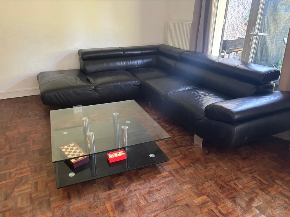 Canap� d'angle en cuir noir ? Tr�s bon �tat 400 �
0 Breuillet (91)