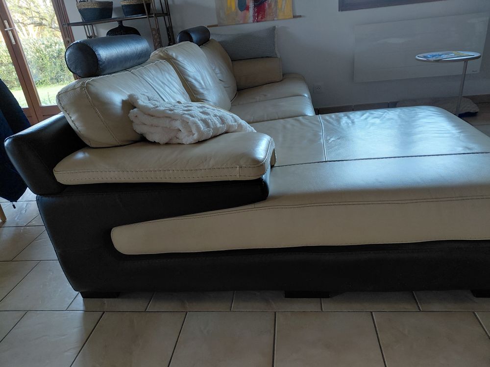 Canap� d' angle en cuir 250 Saint-Laurent-sur-Sa�ne (01)