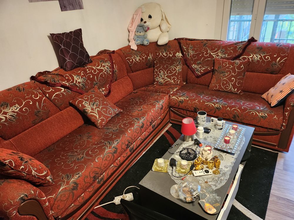 canap� d angle 6 place en trois partie tr�s bonne �tat 250 M�ru (60)