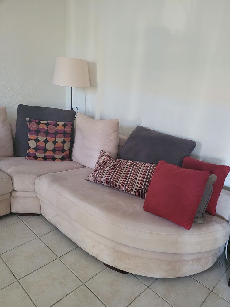 Canap� d'angle, 6 places 200 Hy�res (83)