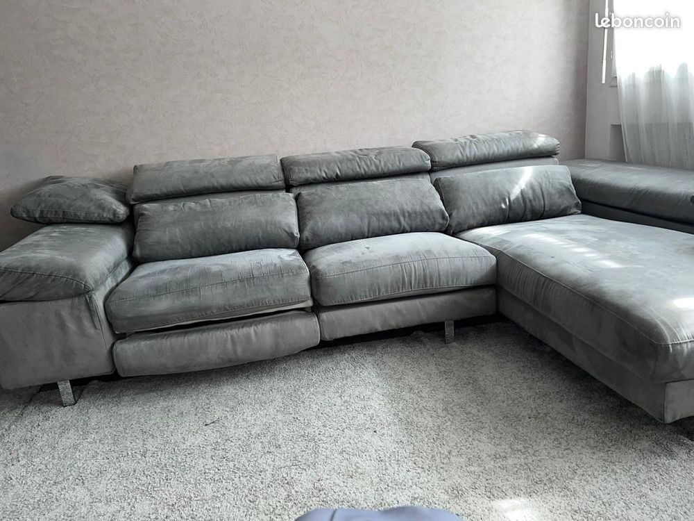 Canap� d'angle Poltronesofa gris ? 2m x 3m 
250 Sevran (93)