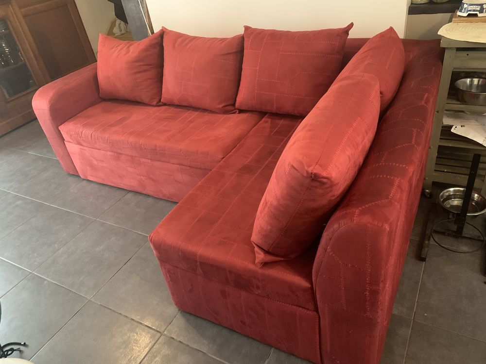 Canapé d angle rouge. 120 Tremblay-en-France (93)