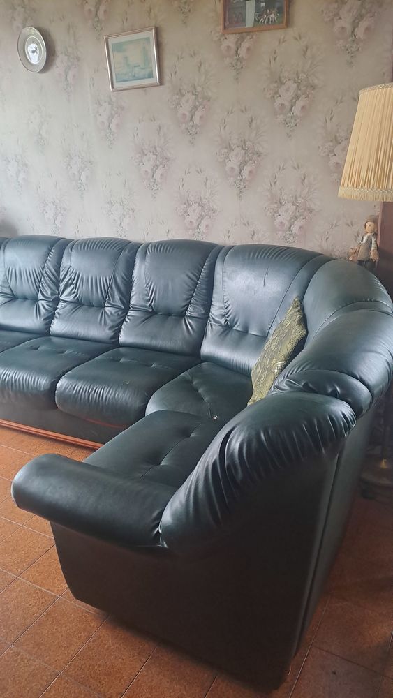 CANAPE d'ANGLE TRES BON ETAT 200 Benet (85)