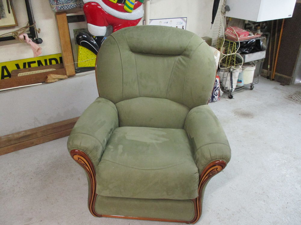 un canape avec un fauteuil super etat 320 Thiais (94)