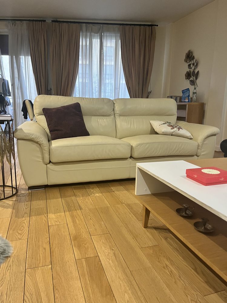 Canap� beige/cr�me 2 places 100 Paris 16 (75)