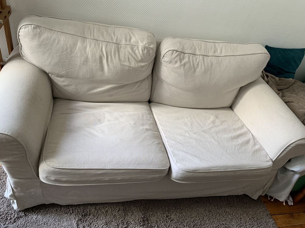 canap� beige 2 places 100 Paris 11 (75)