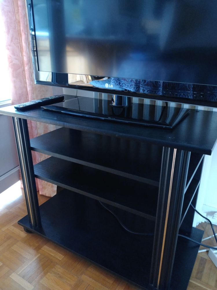 Lot : lit, canap�, belles vaisselles, cafeti�re, tasses, et 0 Arnouville-l�s-Gonesse (95)