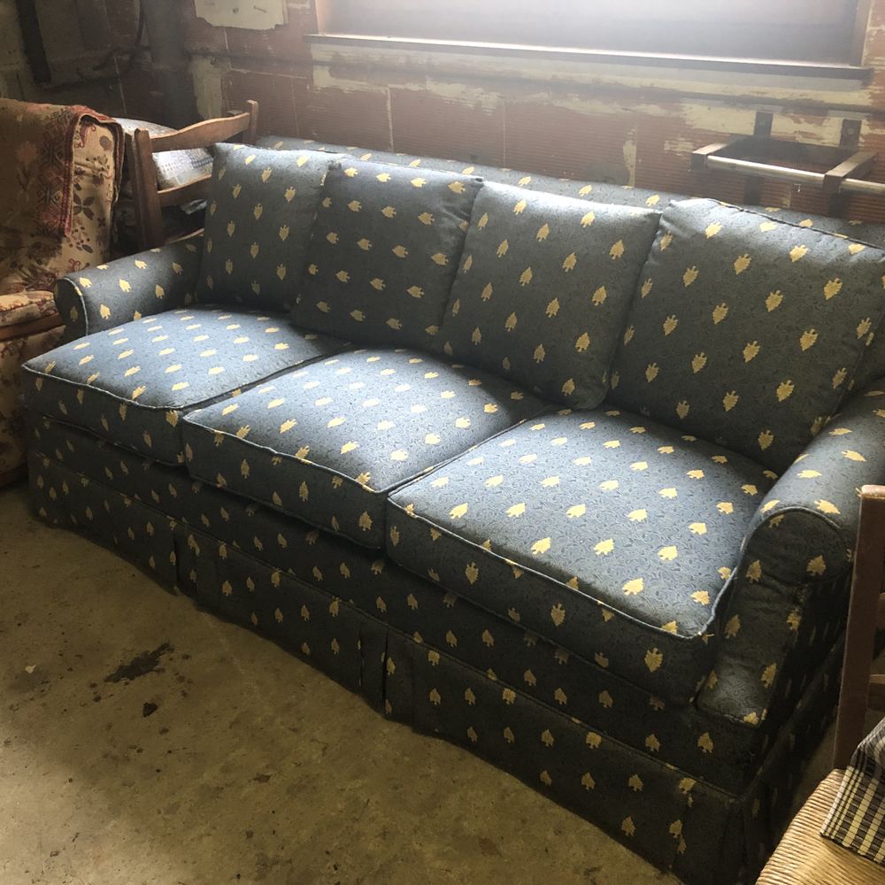 canap� bleu 250 Aurignac (31)