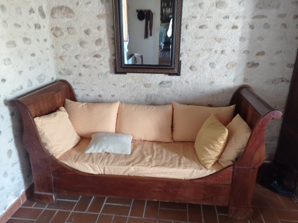 Canap� en bois avec coussins 280 Artiguelouve (64)